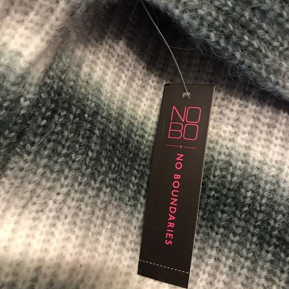 No Boundaries Size L 11-13 Pullover Sweater COLOR Green/White NWT - Picture 4 of 8
